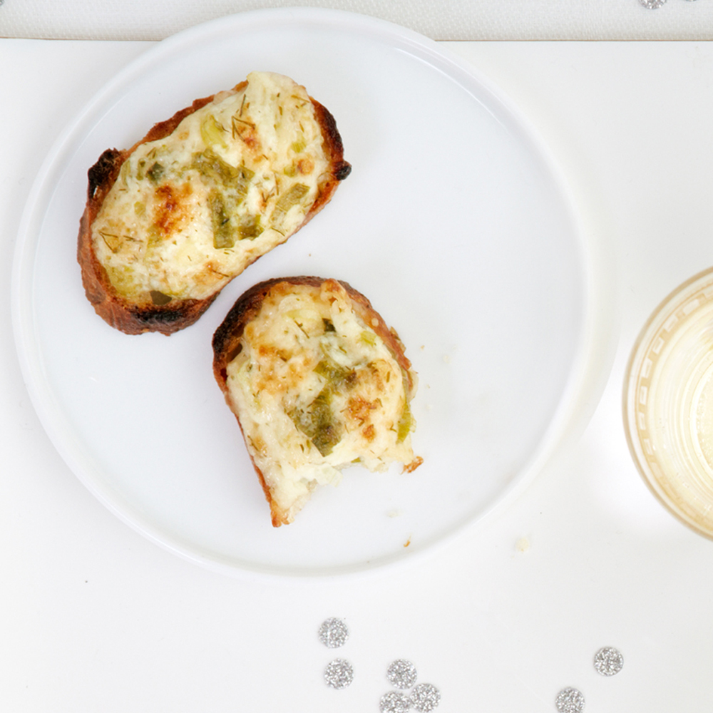 Herbed Onion Parmesan Toasts
